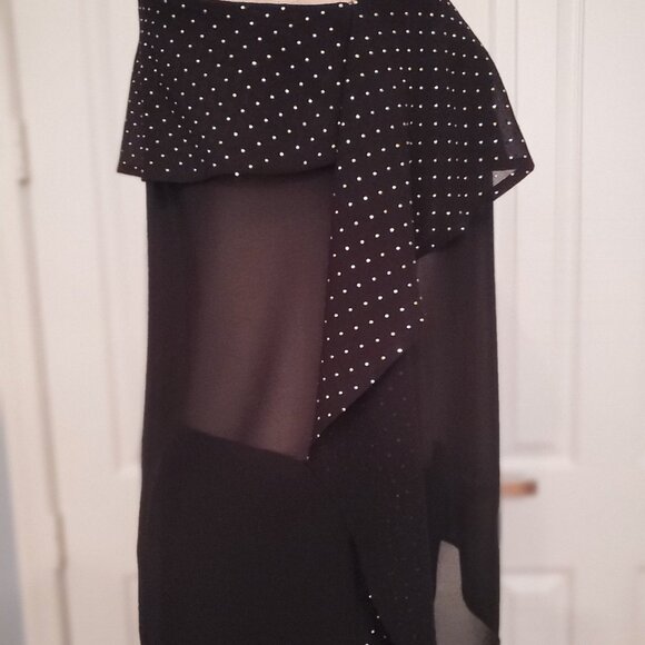 NWOT CACHE Cami with Gold Chain accent and Studs - Picture 6 of 10